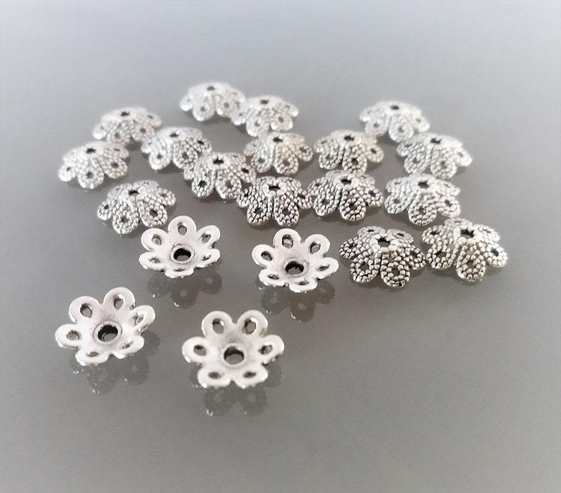 20 coupelles 10 mm fleurs métal coloris argent image 1