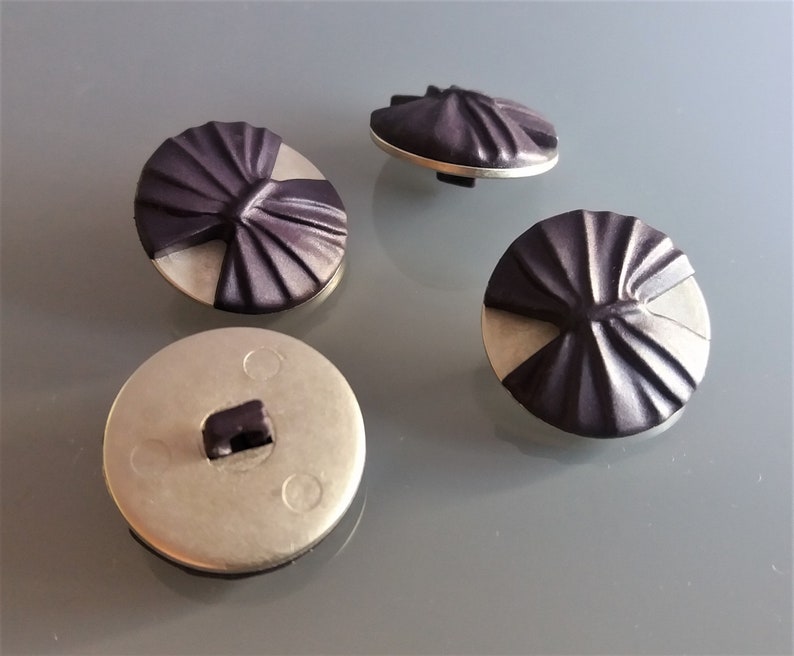 8 22 mm purple and silver grey plastic buttons