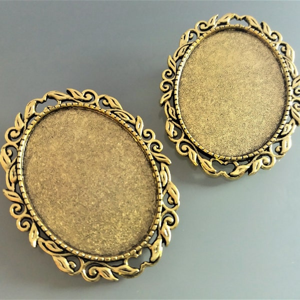 2 Brooch holders oval cabochon 40 mm X 30 mm old gold color