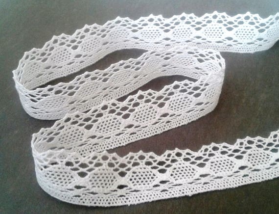 2m x 17mm WHITE 100/% COTTON LACE TRIM