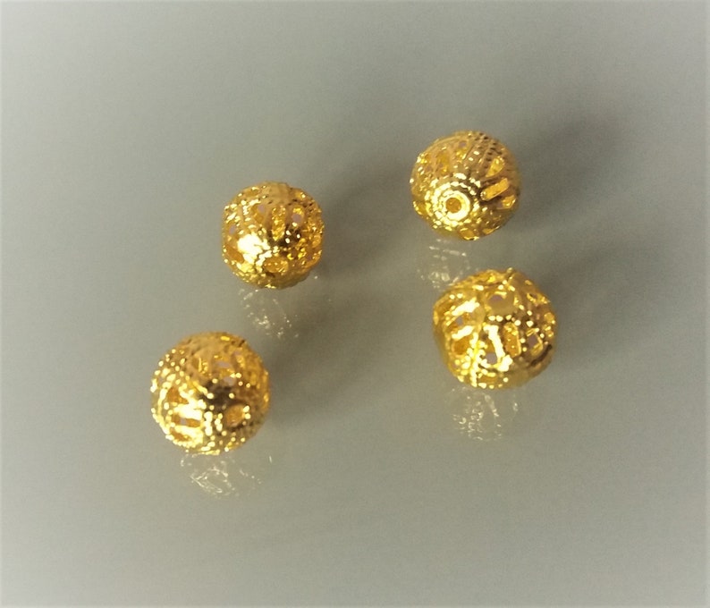 30 filigree beads 8 mm golden color