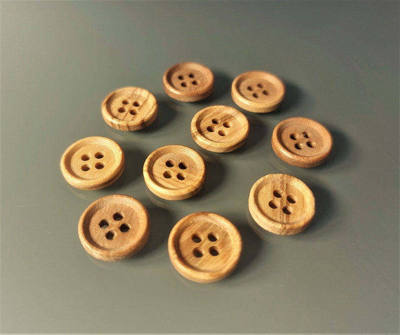 10 boutons bois ronds 12 mm 4 trous image 2