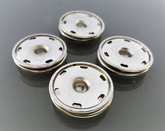 4 large round pressures 2.5 cm metal color silver