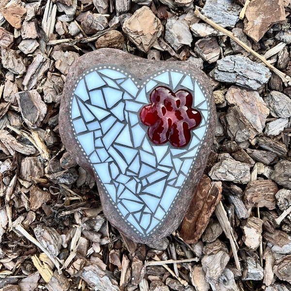 Mosaic Stained glass Heart Garden Stone Remembrance Stone Yard Art