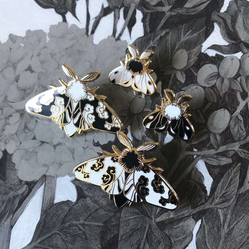 Cloud Moth A Grade Hard Enamel Pin imagen 5