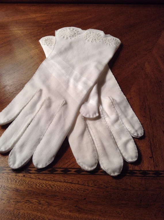 Vintage White Wrist Glove Size 71/2 From Ohrbach'… - image 1
