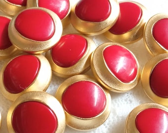 10 Plastic buttons, 15 mm, matt light gold and red, Italian vintage 1970s, round with colored oval in the centre, very light