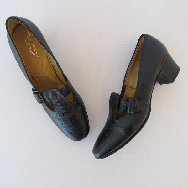 Vintage 60s 70s Fashion Ease Scholl's Genuine Leather T-Strap Buckle Mary Janes Shoes 7 A Low Heel E-Z Retro | read description | Glam Garb