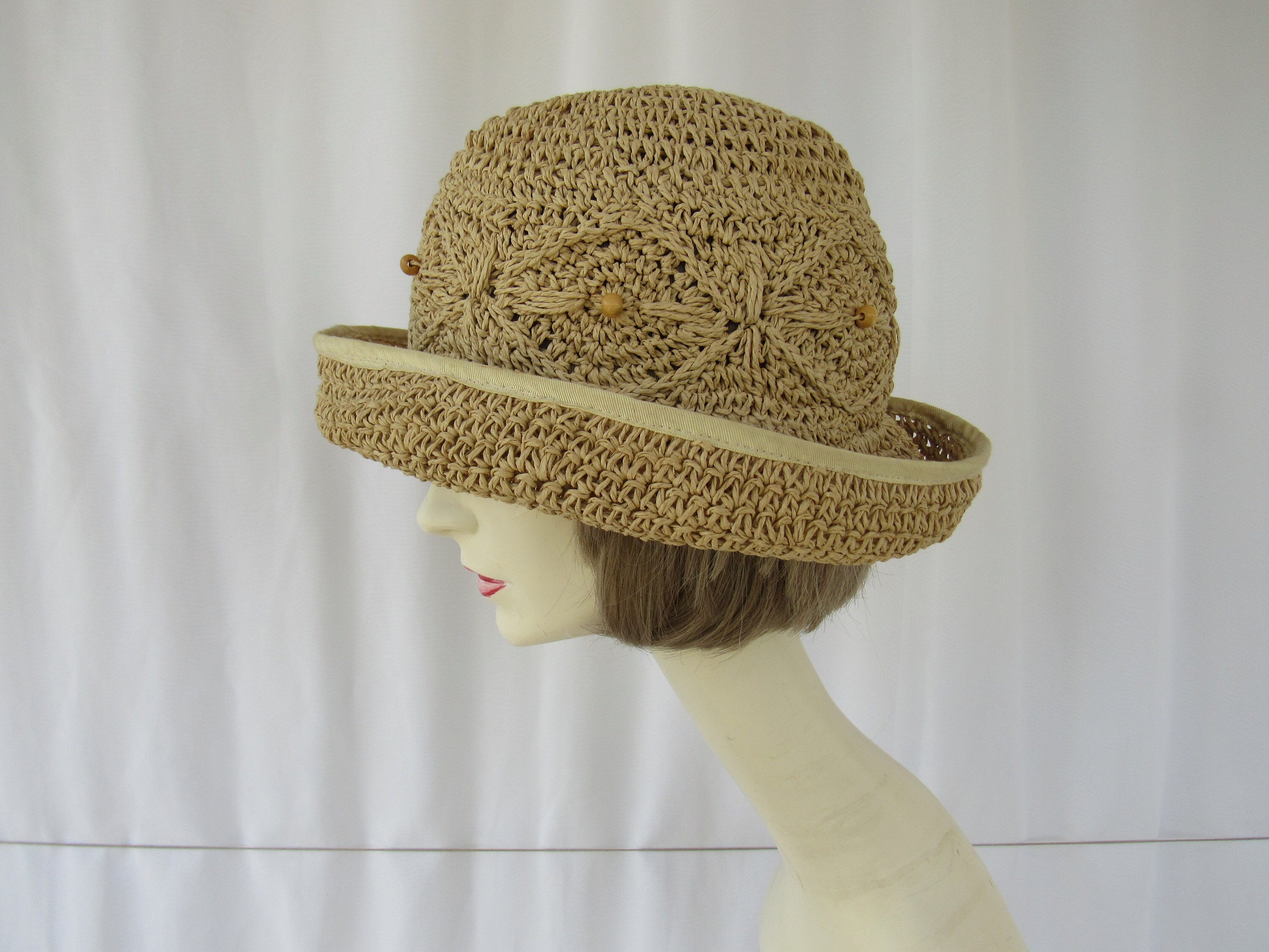 Vintage 90s Straw Sun Hat: Wide Brim Foldable Beach Hat  display picture 1