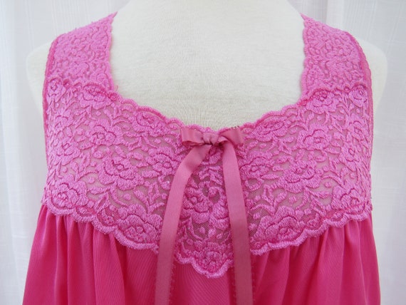 Vintage 60s 70s Vanity Fair Lacy Silky Sleeveless… - image 4