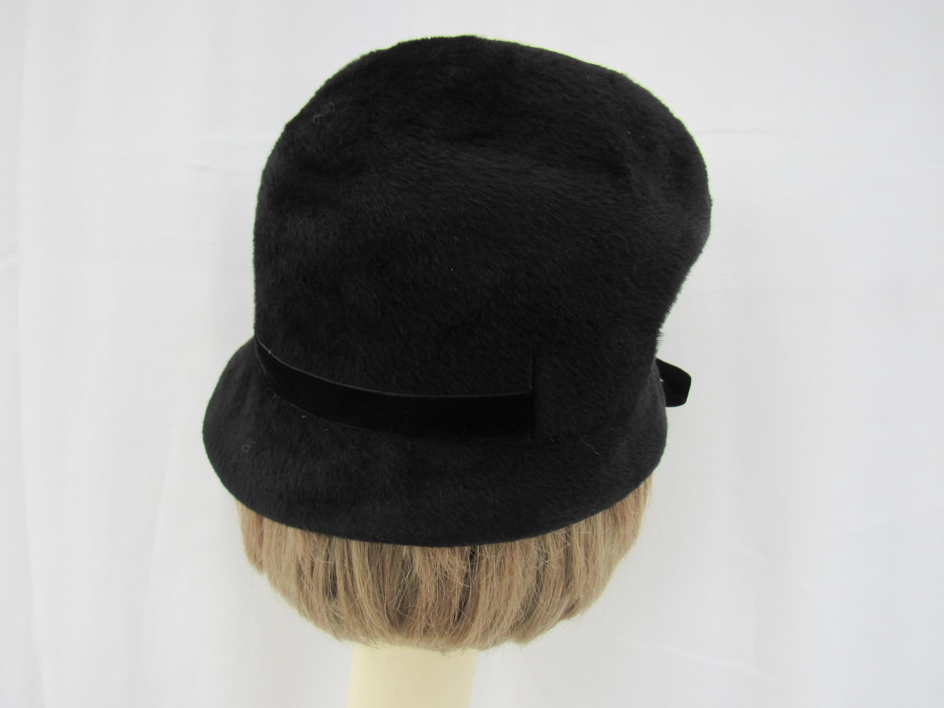 Vintage Marzi Dark Charcoal Gray Wool Felt Cloche Hat With Black Velvet Bow 1930s Vintage Black Wool Felt Cloche Hat | Velvet Bow - Etsy main image 4