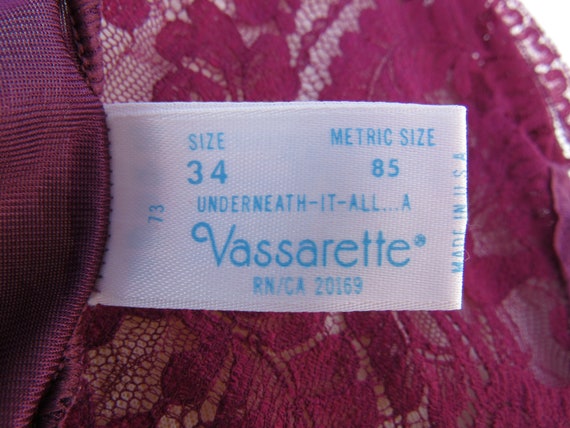 Vintage 80's Vassarette Made in USA Chain and Jewel Pattern With