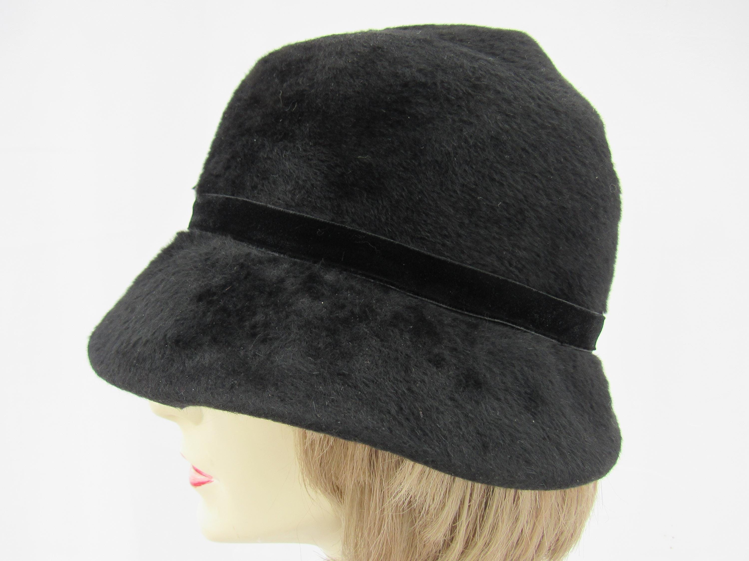 Vintage 30s 40s Black Wool Felt Cloche Formal Hat: Velvet  display picture 1