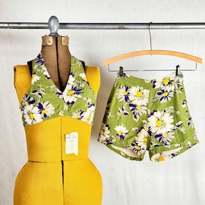 Vintage 1940s 50s Daisy Floral Side Button Bikini Playsuit