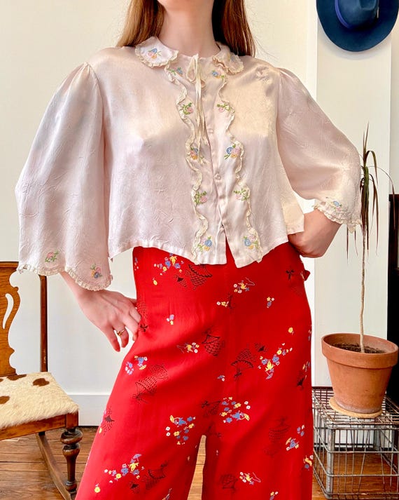 Vintage 1940s Embroidered Lavender Silk Satin Lace Bed Jacket Blouse