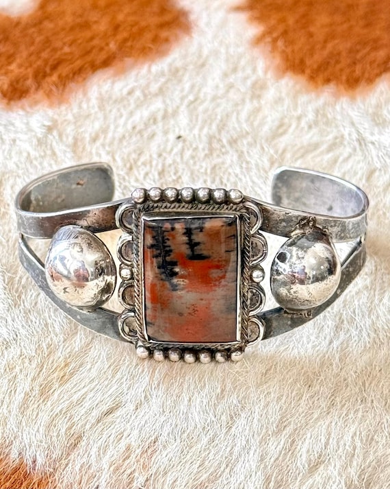 Vintage 1940s Petrified Wood Native American Repousse Silver Cuff Bracelet
