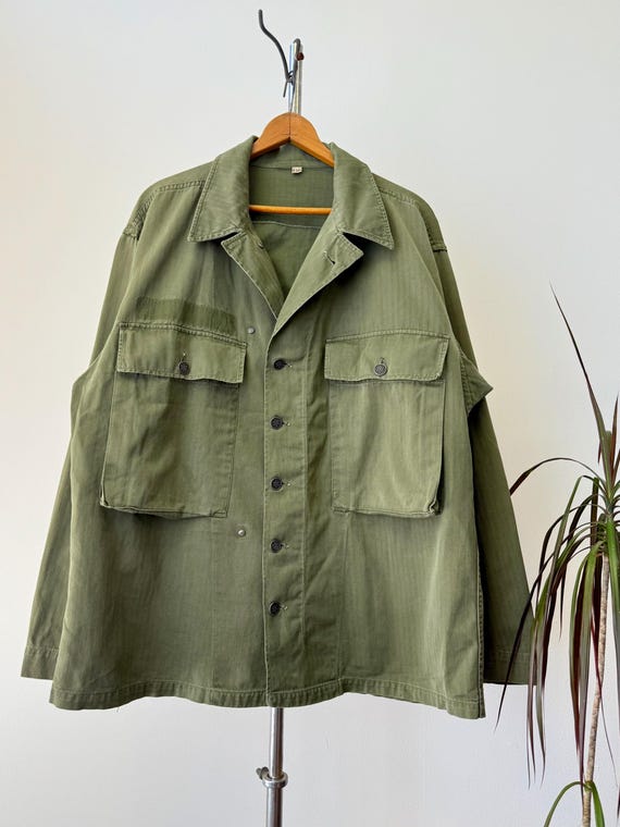 Vintage 1940s WWII HBT Gas Flap 13 Star Button Shirt Jacket | 42 medium large