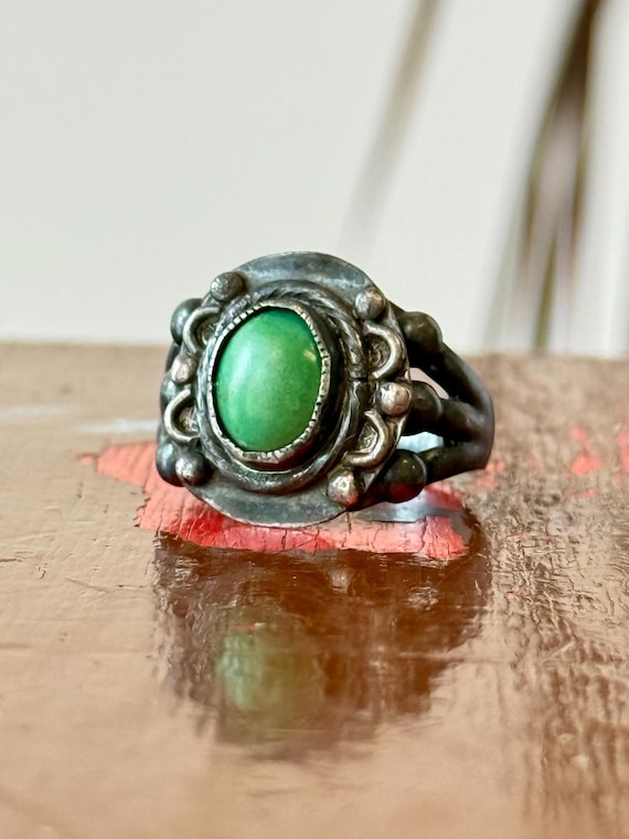 Vintage Green Turquoise Native American Sterling Silver Ring 7 1/2