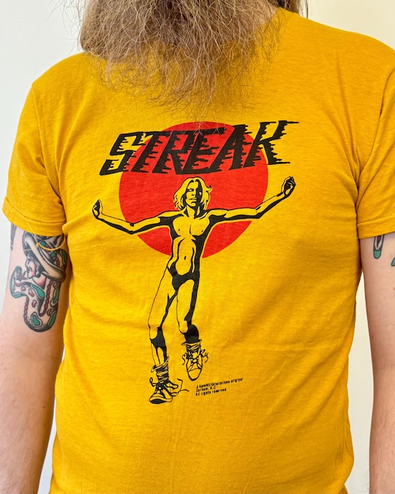 Vintage 1970s Streak Runner Graphic T Shirt | xlarge