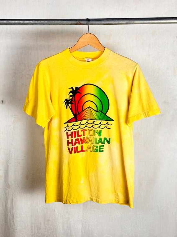 Vintage 1970s Hawaiian Hilton Tie Dye Graphic T Shirt