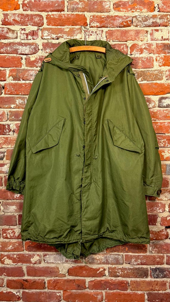 Vintage 1952 M-1951 Fistail Parka Hooded Shell US Military