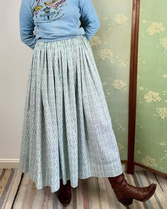 Vintage 1950s Sword & Shield Print Gathered Cotton Skirt | 28” waist
