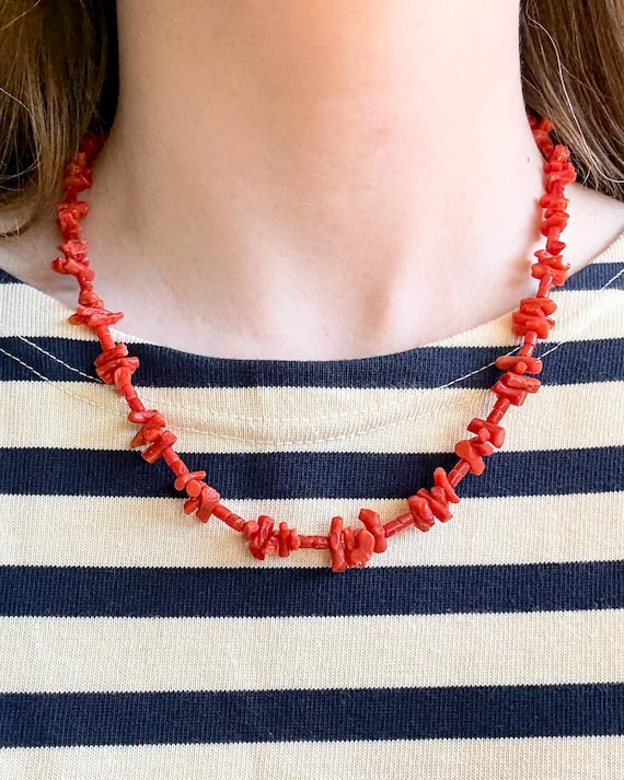 Vintage Midcentury Natural Coral Beaded Sterling Fishhook Clasp Necklace | 18”