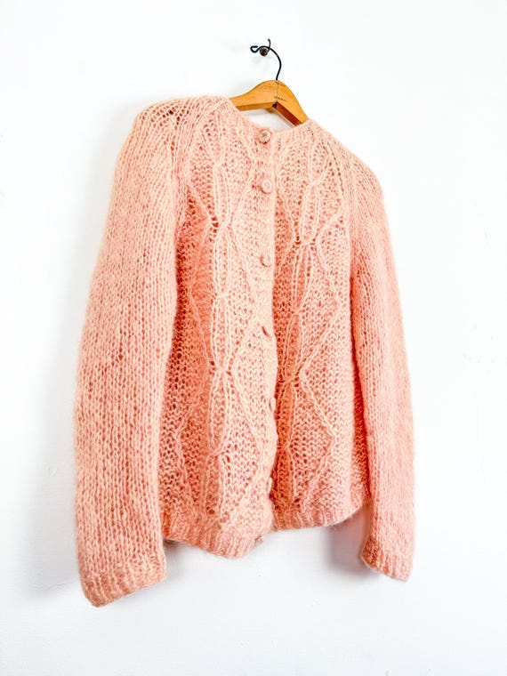Vintage 1960s Hand Knit Strawberry Cream Mohair Wool Cardigan Sweater | medium