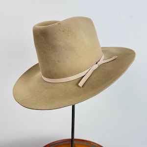 Vintage 1970s Distressed Dynafelt Water Repellent Rancher Cowboy Hat 7 1/4
