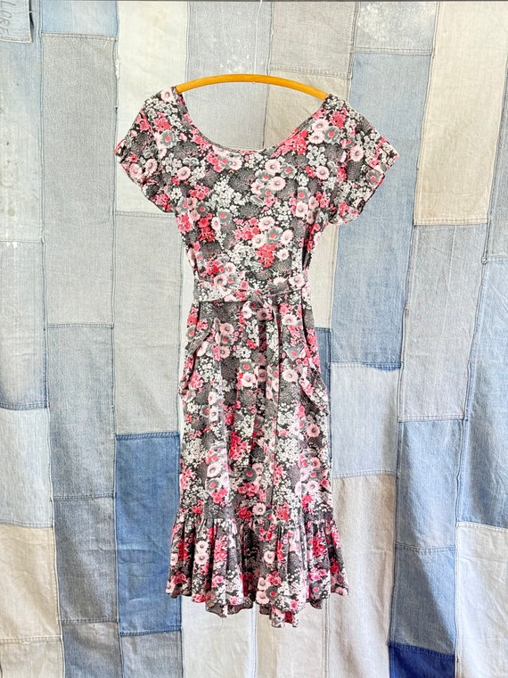 Vintage 1970s Floral Ruffle Tie Back Dress