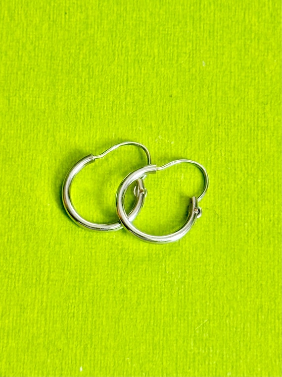 Vintage 14k White Gold Minimalist Hollow Mini Tube Hoop Earrings