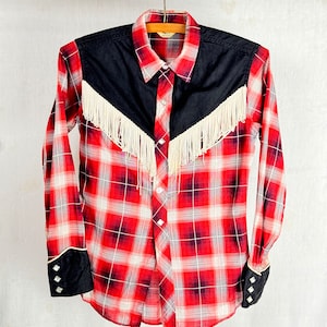 Camisa infantil vintage dos anos 1950 com franjas e botões de pérola Western Tex Son