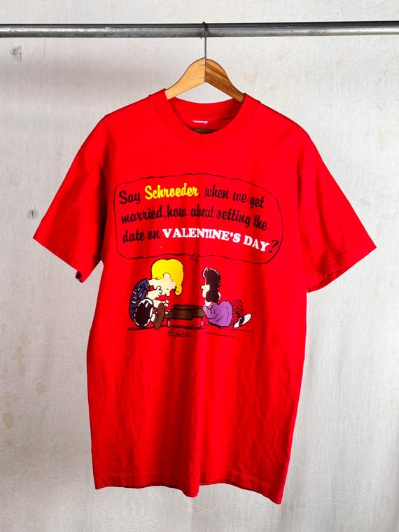 Vintage 1980s 90s Peanuts Valentine’s day Graphic T Shirt