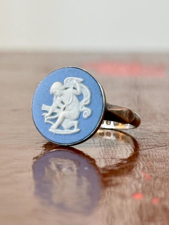 Vintage Cherub Wedgewood Blue Jasperware Sterling Silver Ring | size 6 1/4