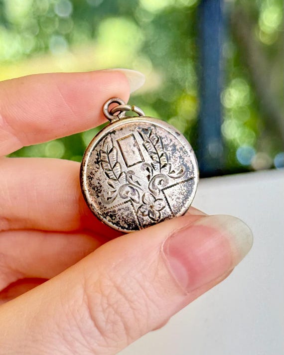 Antique Sterling Silver Etched Round Locket Pendant Bliss Brothers Co