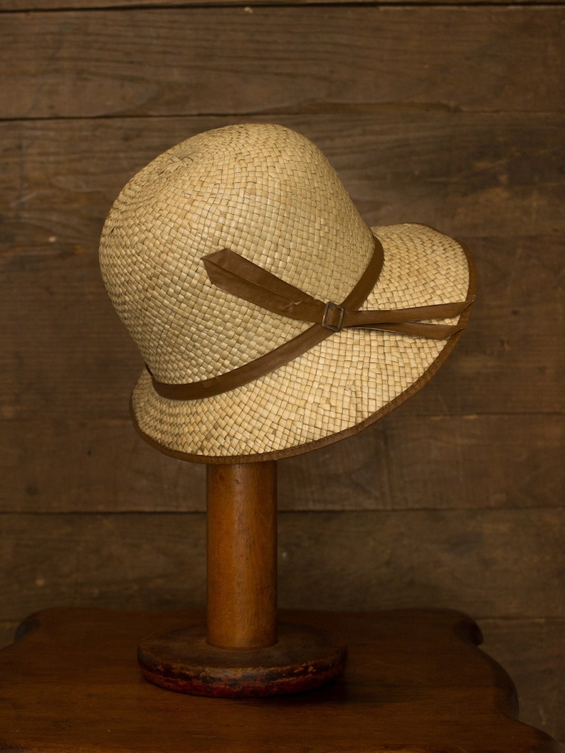 Straw Cloche / 20s 30s Hat / Vintage Straw Hat / Antique Headwear / Brown Trim immagine 1