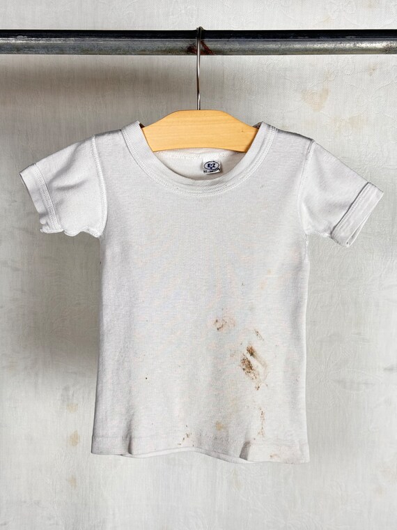 Vintage 1950s Toddler White Rib Knit E-Z T Shirt