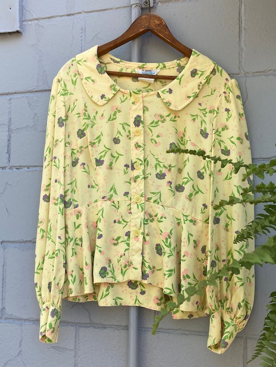 1960s 70s Crepe Peplum Floral Blouse