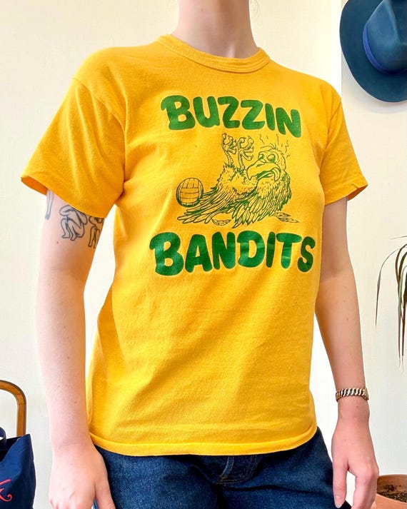 Vintage 1970s Volleyball Buzzin Bandits Graphic T Shirt | medium