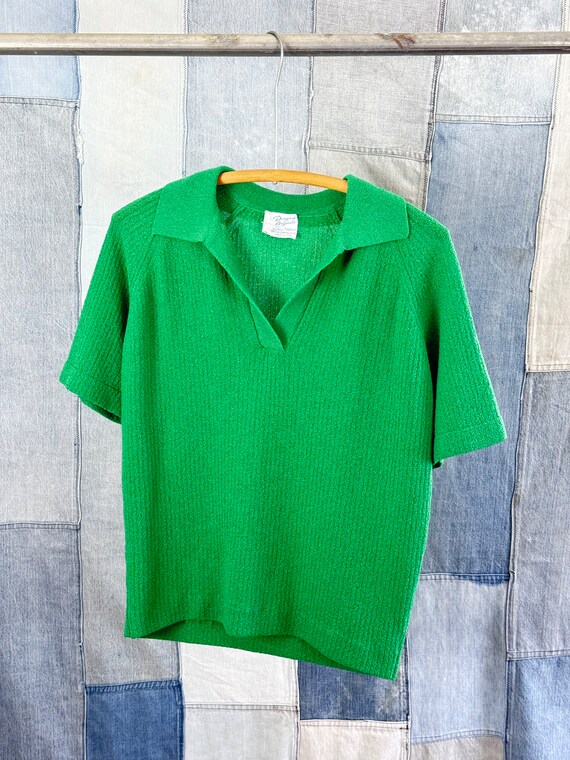 Vintage 1970s Kelly Green Textured Knit Polo Blous