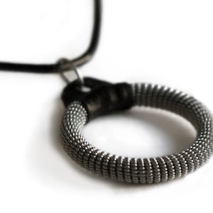 O-ring S Sami-ketting, leren ketting, Zweeds Scandinavisch design