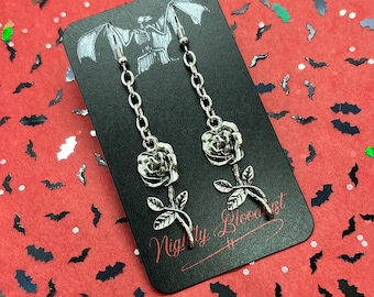 Boucles d'oreilles pendantes à breloques roses en argent vieilli v2.0