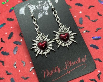 Pendants d'oreilles rouges Sacré-Cœur | Bijoux gothiques