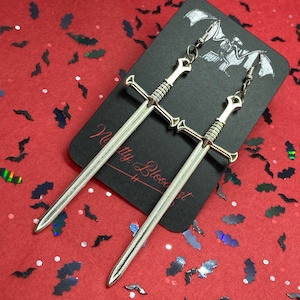 Extra Long Medieval Sword Charm Earrings bild 3