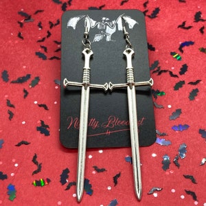 Extra Long Medieval Sword Charm Earrings bild 2