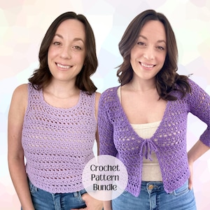 Peut inclure: Un ensemble de modèles au crochet comprenant un débardeur sans manches violet clair avec un point texturé et un gilet assorti à manches trois-quarts avec fermeture à nouer, portés sur un jean bleu et un haut de base couleur crème.