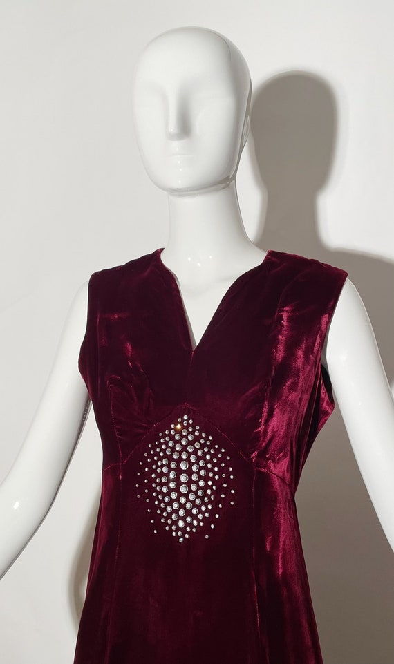 1930s Velvet and Rhinestone Gown - image 8