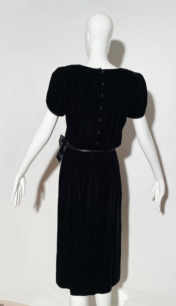 Albert Nipon Velvet Bow Dress - image 4