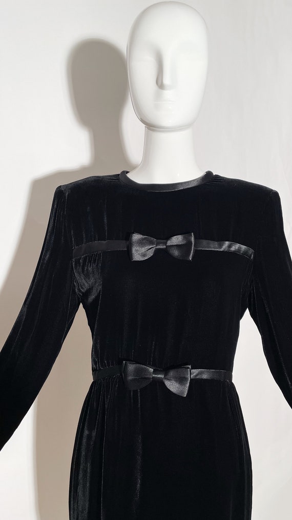 Albert Nipon Velvet Bow Dress - image 5