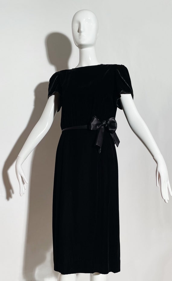 Albert Nipon Velvet Bow Dress - image 6